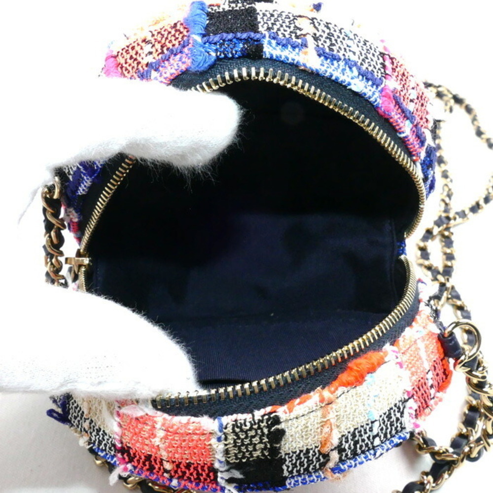 CHANEL Black Shoulder Bag - Picture 4 of 7